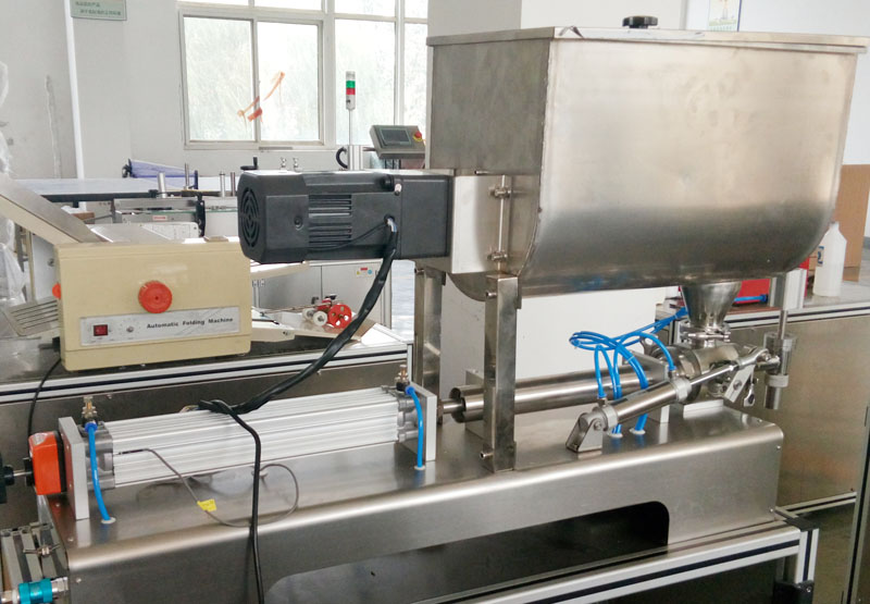 半自動辣椒醬灌裝機(jī)細(xì)節(jié)圖